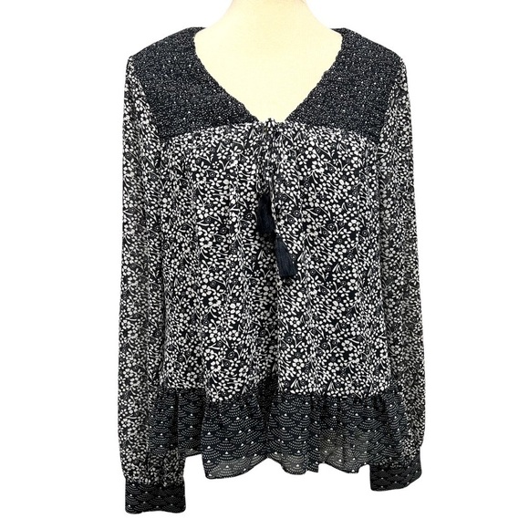 Tularosa Harrison Boho Navy & White Tassel Tie Printed Top - Picture 13 of 14